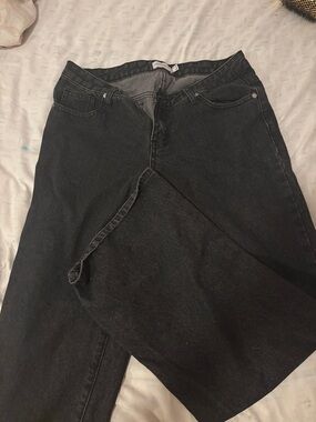 Black High-Waisted Denim Jeans